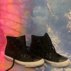 Converse Chuck Taylor Black Scale